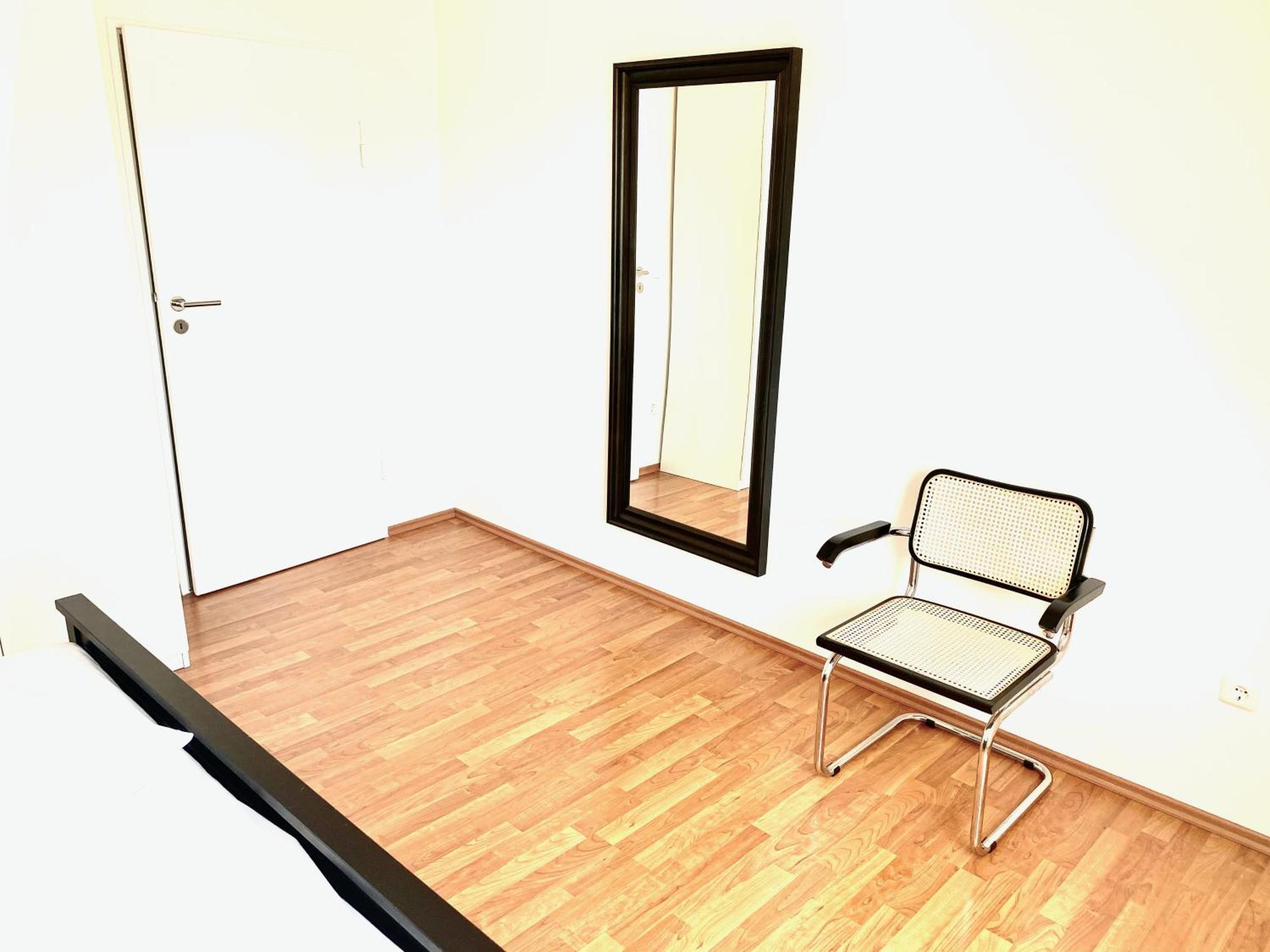 Super Zentral Begehrte Wohnlage Parkplatz Vor Haus Apartment Нюрнберг Екстериор снимка